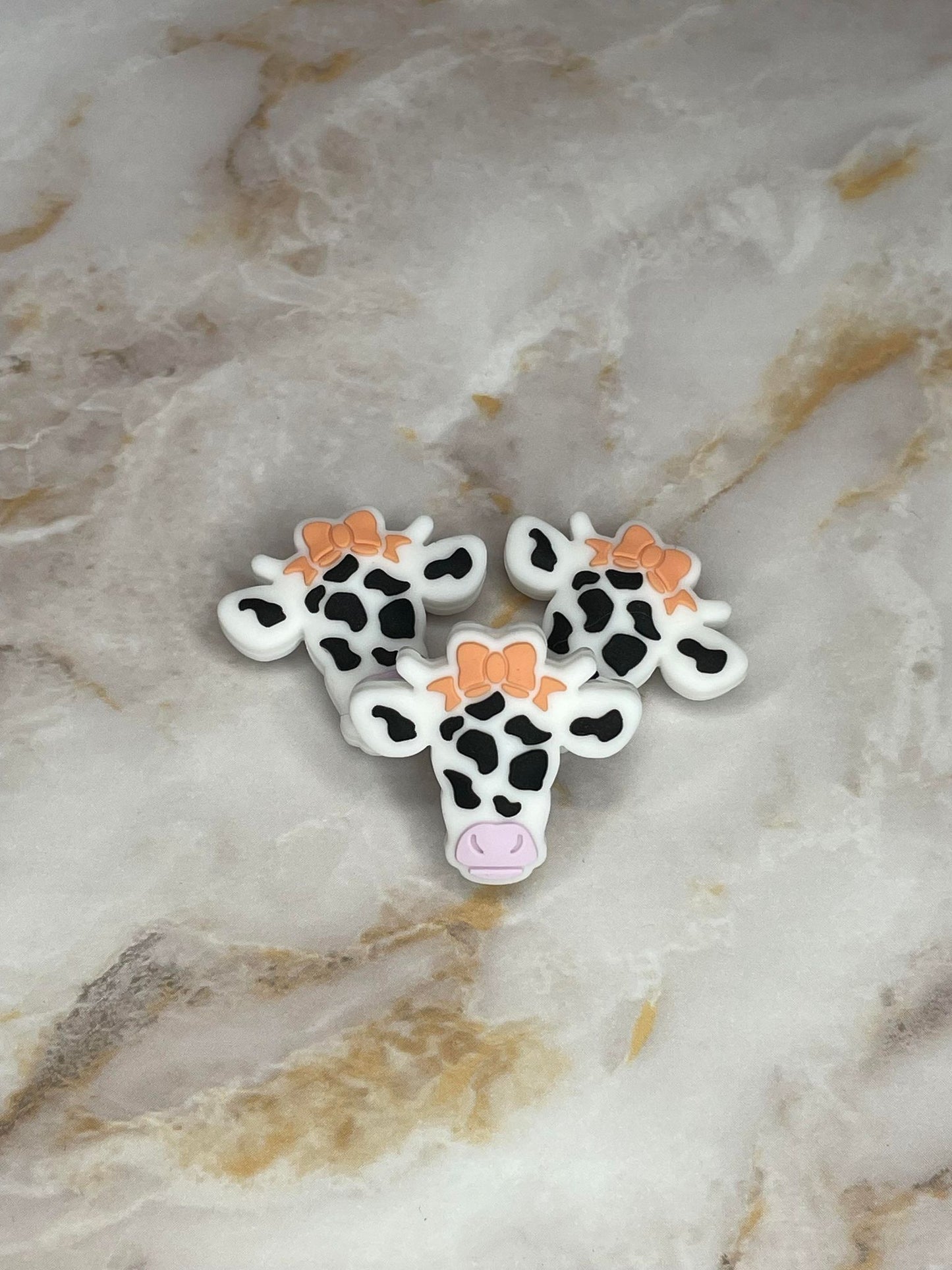 PEACH BOW COW SILICONE FOCAL B46