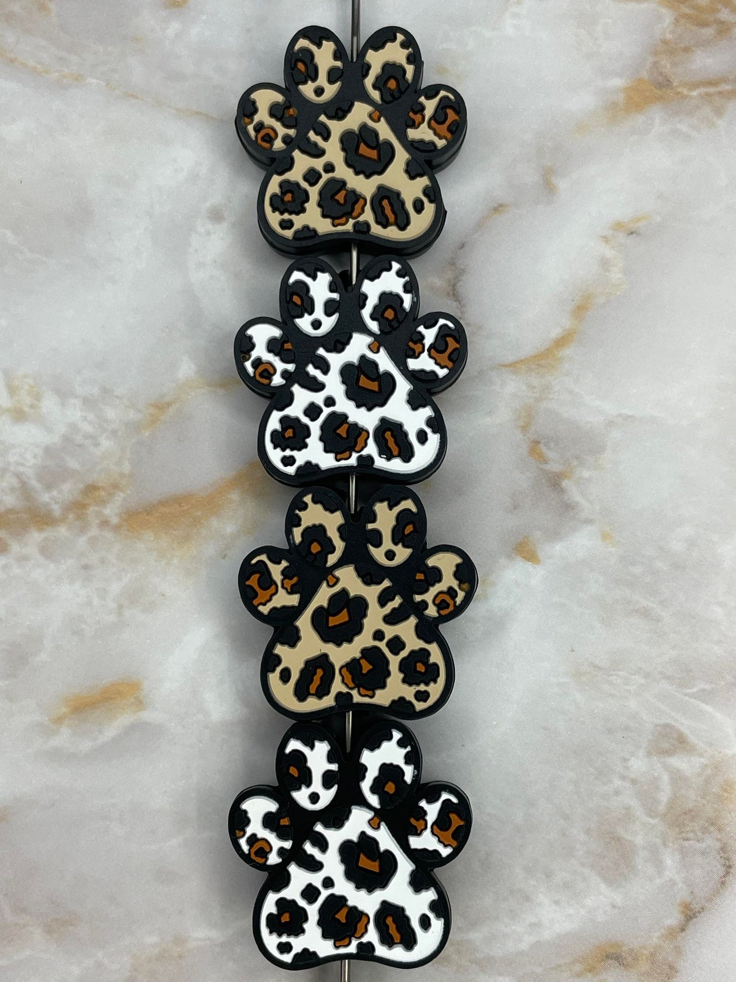 LEOPARD PAW PRINT SILICONE FOCAL