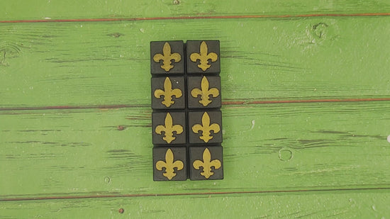 Load and play video in Gallery viewer, Fleur-de-lis Wax Melt Snap Bar Silicone Mold
