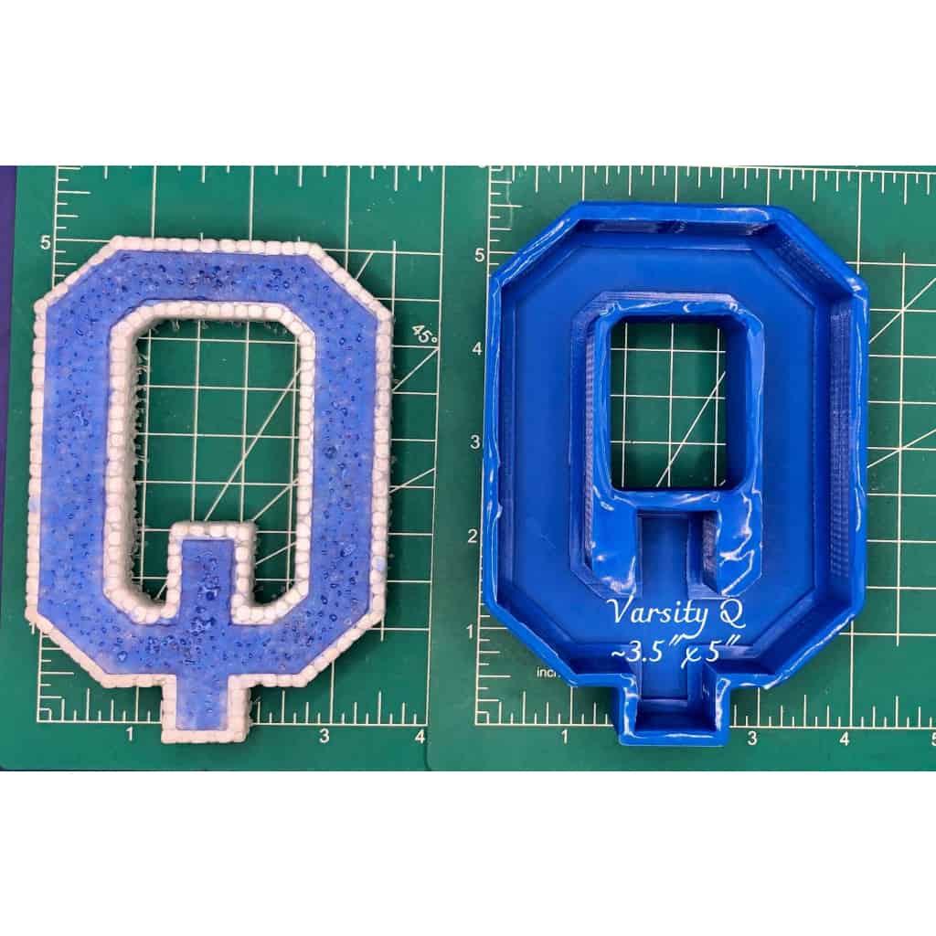 Varsity Font Q - Silicone Freshie Mold